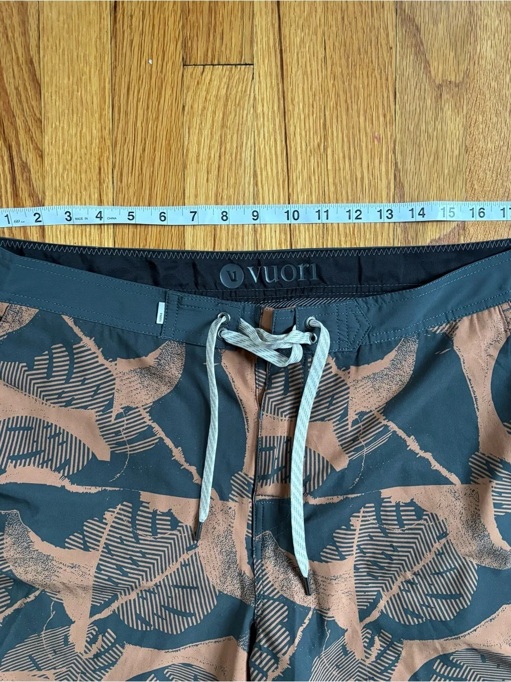 Vuori Cruise Palo Santo Leaf-Print Board Shorts 36
